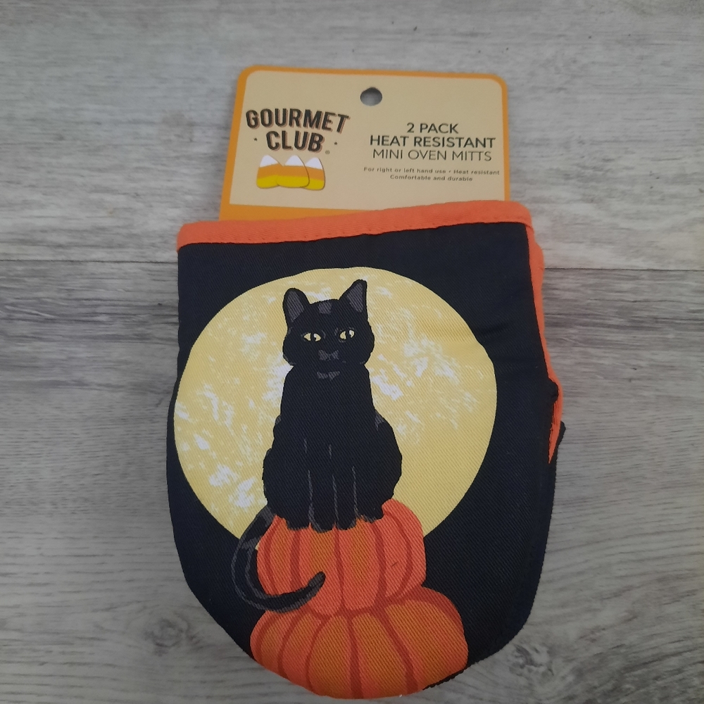 ⭐️SALE ⭐️Halloween Oven Mitts